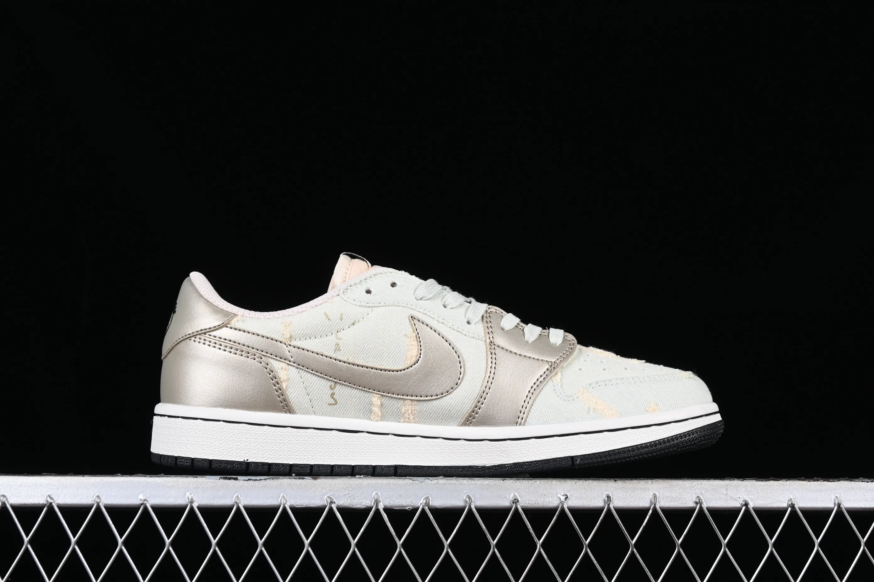 All categories Air Jordan Jordan series basketball shoes Air Jordan 1 Low Travis Scott x Air Jordan 1 Low OG AJ1 Joe 1 joint overhead hook DM7866-815